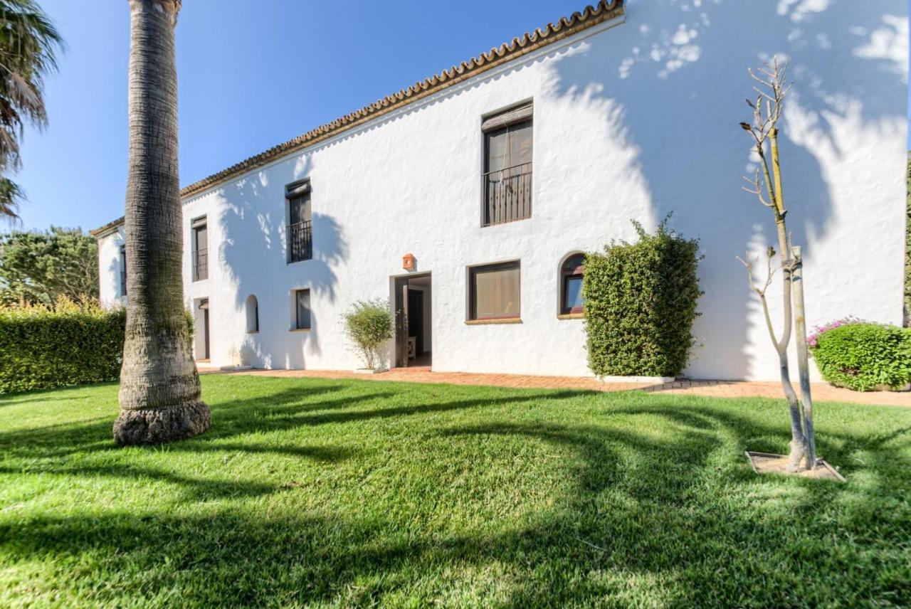 Hacienda Roche Viejo Holiday home *